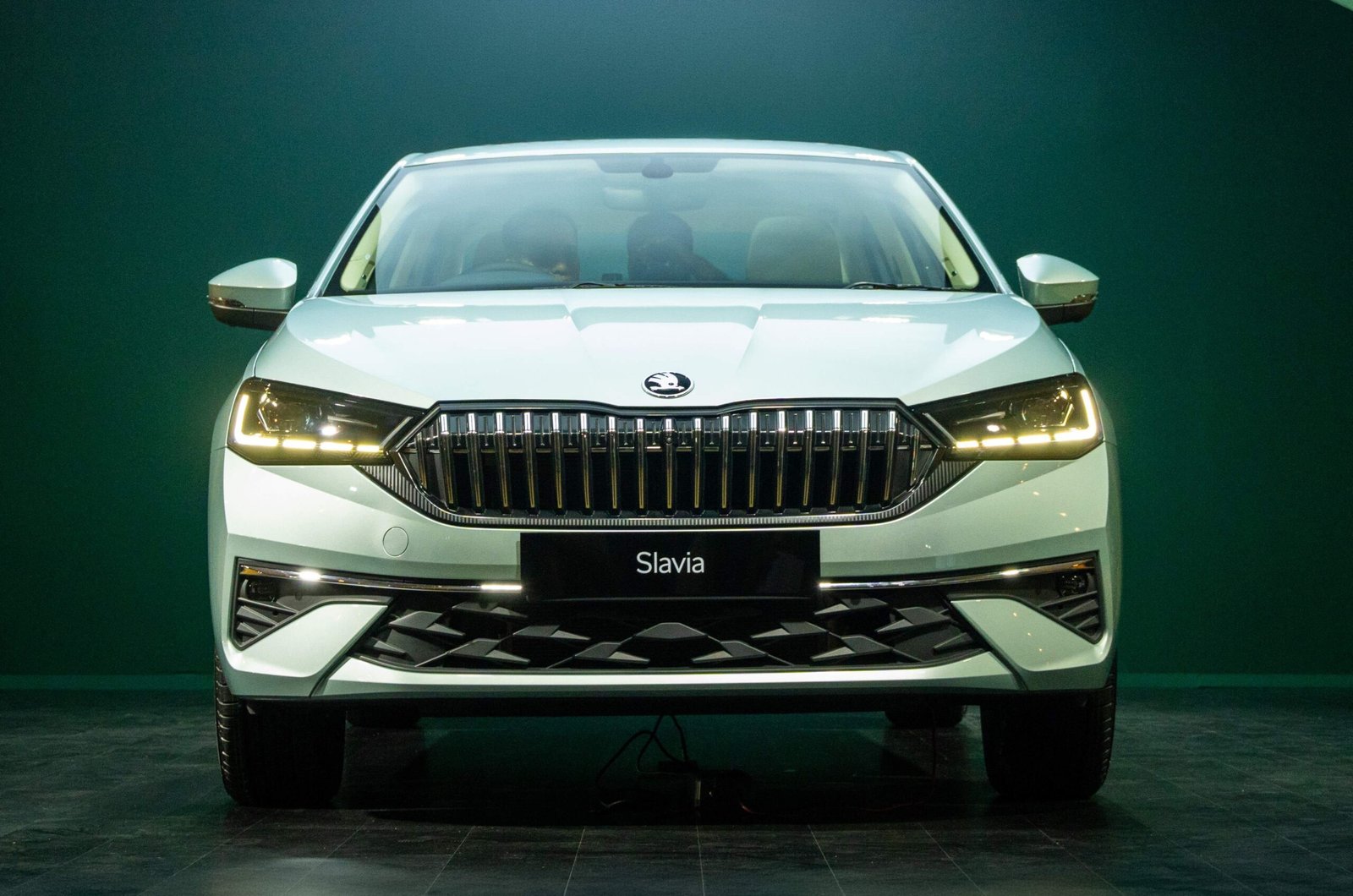 2026 Škoda Slavia facelift front view showing refreshed grille and LED lighting